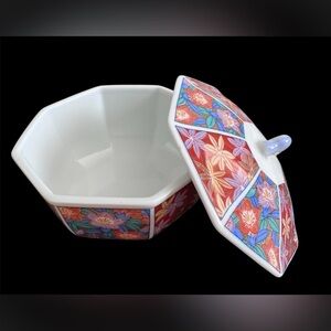 Porcelain Bowl with Fitted Lid from Japan